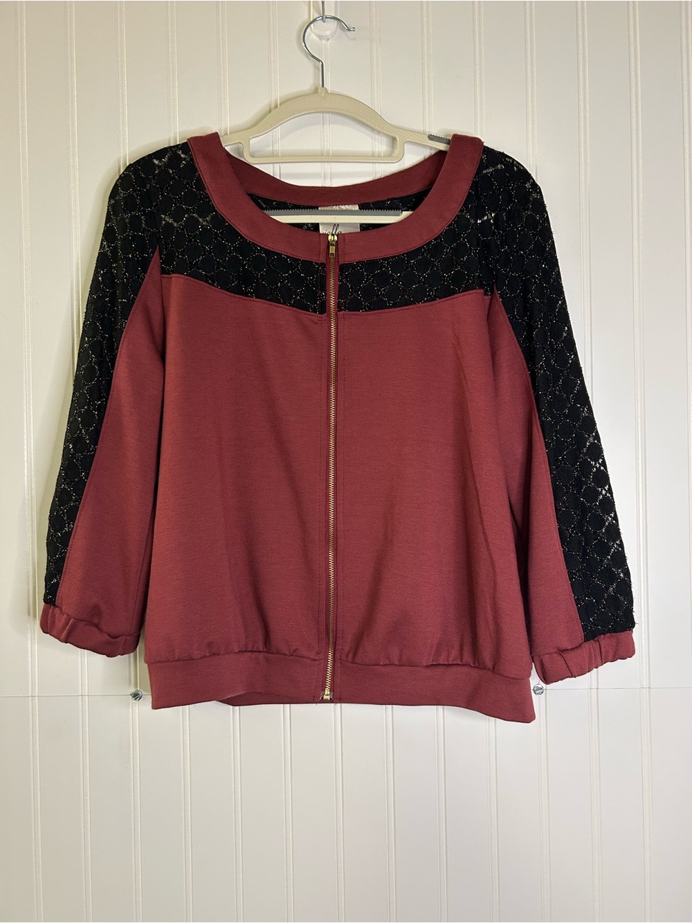 Jella Couture Women's Burgundy Zip-Up Top Size Large